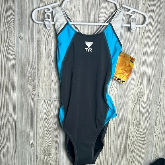 Women’s TYR one piece swimsuit NWT Size XS - Picture 1 of 4